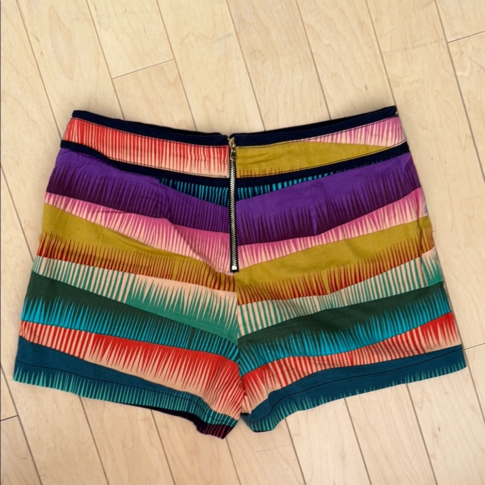 Trina Turk shorts size 6